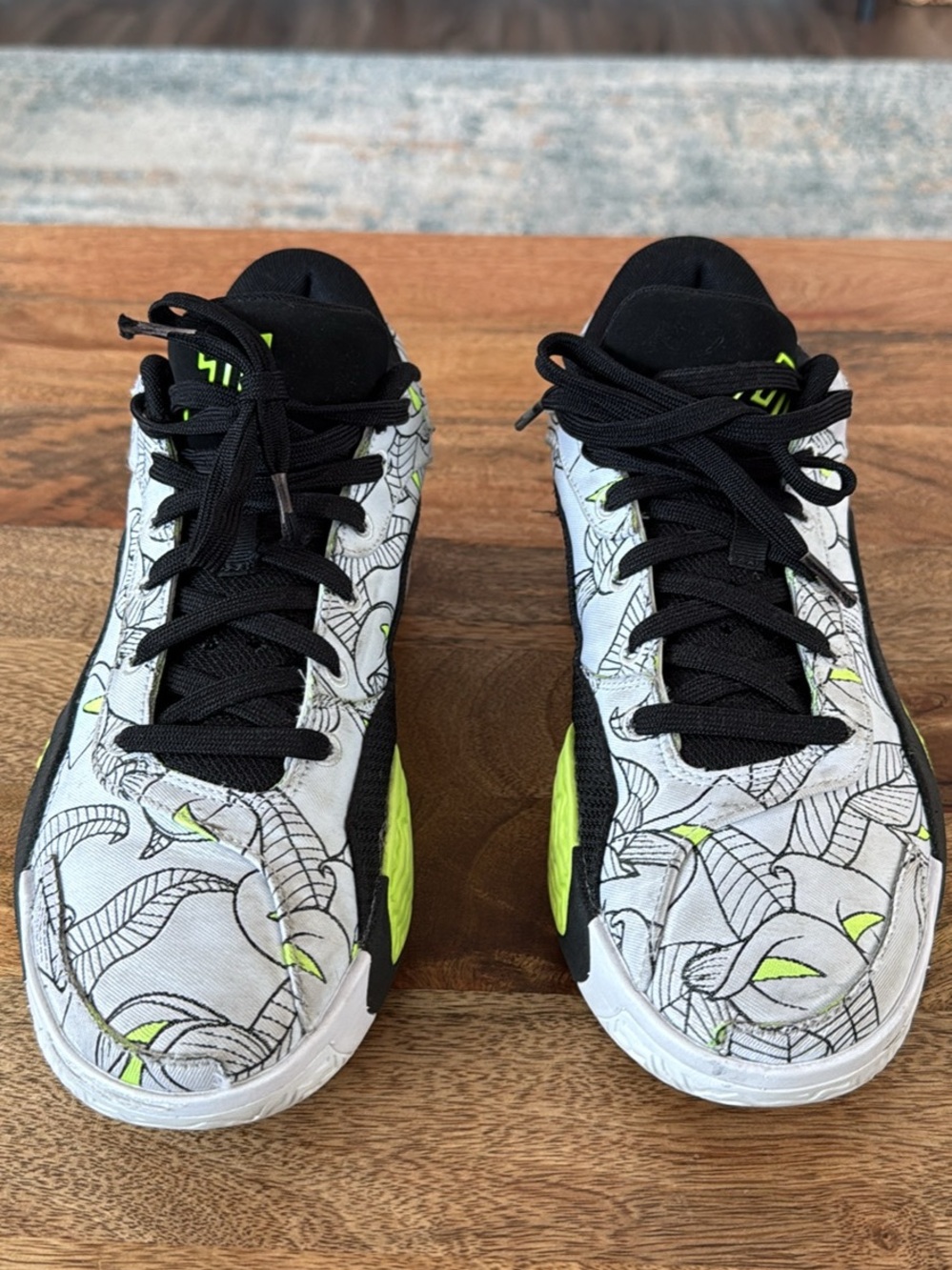 Jordan Men's Black, White & Neon Green Graphic Sneakers